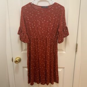 💜Boohoo Reddish-Brown Floral Dress